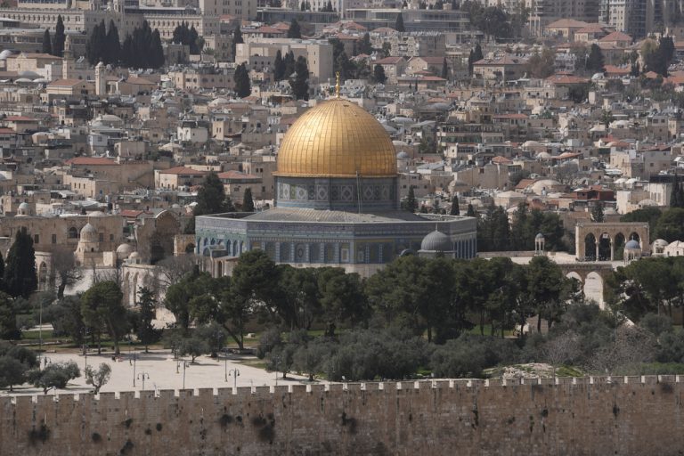 Καταδικάζουν τους ισραηλινούς περιορισμούς στην ελευθερία λατρείας στην Ιερουσαλήμ οκτώ μουσουλμανικά κράτη