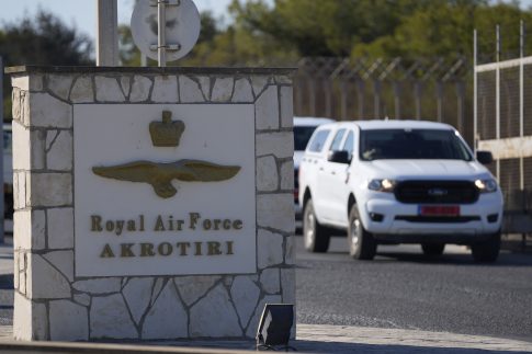 Η Χεζμπολάχ εκτόξευσε πυραύλους και drones προς το Ισραήλ – Ο ισραηλινός στρατός σφυροκοπά υποδομές της οργάνωσης