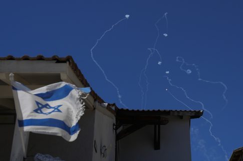 Ζελένσκι: «Μας εκβιάζουν για το ρωσικό πετρέλαιο» – Το στοίχημα του γαλλικού SAMP/T και η αμυντική βοήθεια στη Μέση Ανατολή με αντάλλαγμα χρήματα