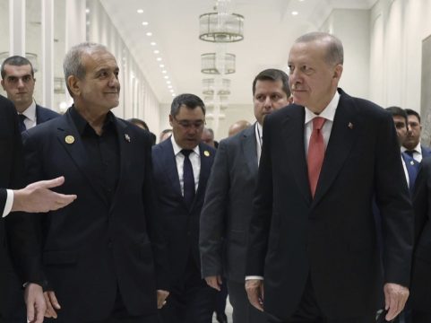 Μητσοτάκης για την 25η Μαρτίου: Η επένδυση στην εθνική άμυνα δεν αποτελεί πολυτέλεια αλλά αναγκαιότητα – Η Ελλάδα προχωρά «σταθερά και τολμηρά μπροστά»