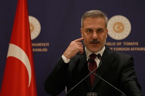 Το πρώτο μήνυμα του Μοτζτάμπα Χαμενεΐ: Θα εκδικηθούμε για το αίμα των μαρτύρων μας, οι επιθέσεις στις αμερικανικές βάσεις θα συνεχιστούν