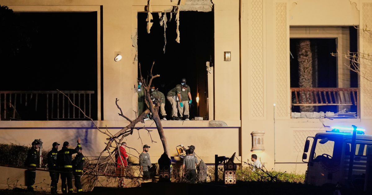 Έλληνες σε Μπαχρέιν και Ντουμπάι στο ΕΡΤnews: «Σειρήνες, εκρήξεις και μεγάλη ανασφάλεια»