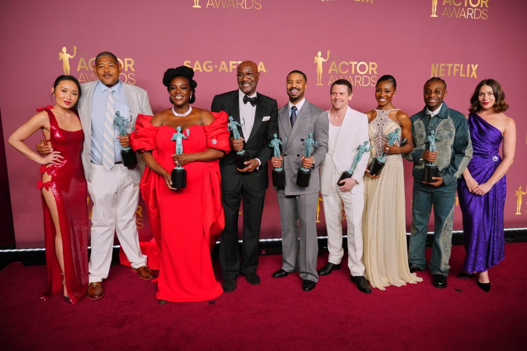 Όταν οι ηθοποιοί τιμούν τους ηθοποιούς: Η βραδιά των SAG στο Λος Άντζελες