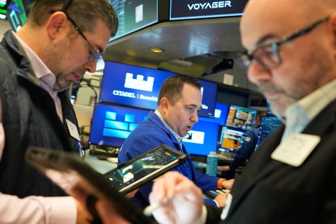 Επλήγη ιρανική φρεγάτα από υποβρύχιο ανοικτά της Σρι Λάνκα – 101 αγνοούμενοι και 78 τραυματίες