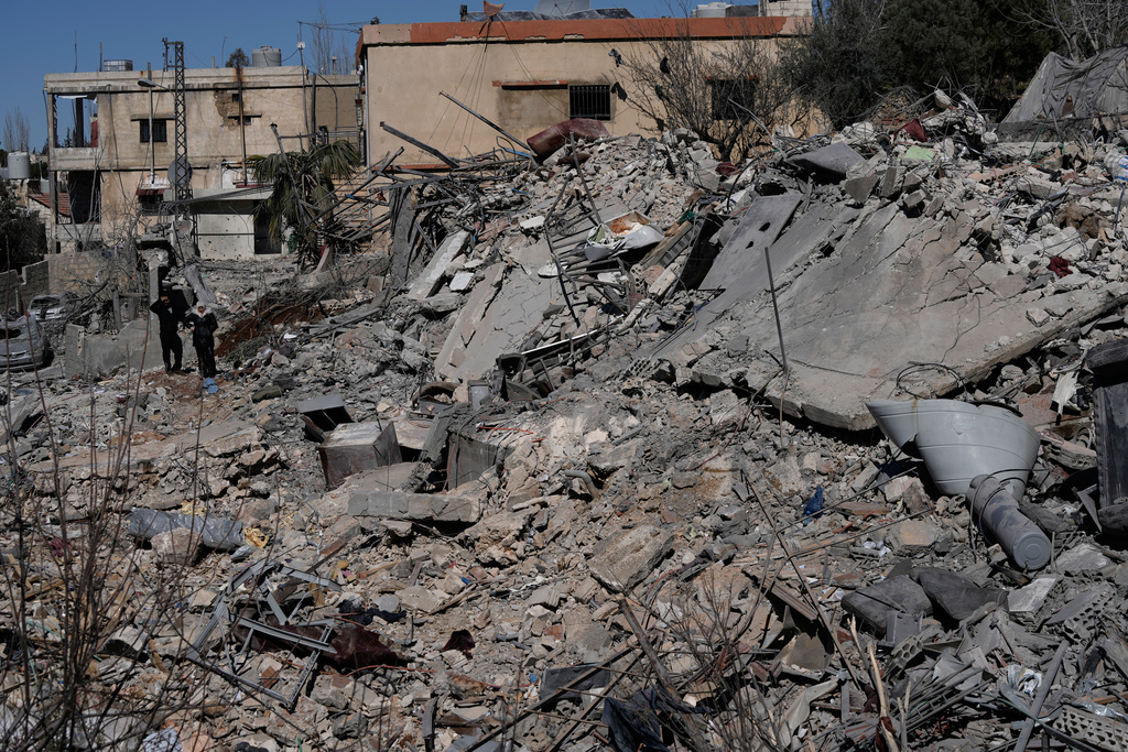 Πλησιάζουν τους 400 οι νεκροί στον Λίβανο – Πάνω από μισό εκατομμύριο οι εκτοπισμένοι 