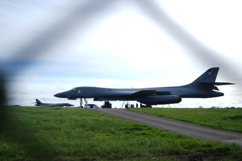 Live: Η Τεχεράνη θα απαντήσει «οφθαλμόν αντί οφθαλμού» – Έκλεισε μεγάλο διυλιστήριο στα ΗΑΕ έπειτα από επίθεση με drone