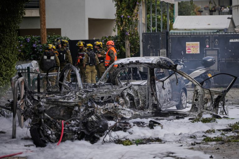 Ομοβροντία ιρανικών πυραύλων στο Ισραήλ: Σε εξέλιξη το ένατο κύμα επιθέσεων, 6 τραυματίες – «Καλά στην υγεία του ο Μοτζταμπά Χαμενεΐ» λέει η Τεχεράνη