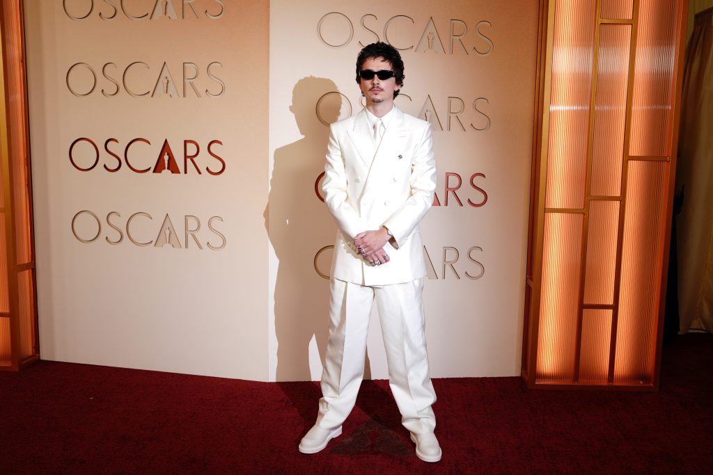 Είμαστε ό,τι φοράμε; Η ψυχολογία των ρούχων στο κόκκινο χαλί των Όσκαρ