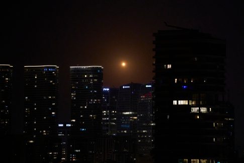 Στα «άδυτα» του Κεσμ: Το υπόγειο οχυρό πυραύλων και γεωλογικό θαύμα του Ιράν