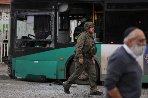 Δίκη για Τέμπη: Διακοπή για την 1η Απριλίου ζήτησε η πρόεδρος  – Πέντε ώρες έντασης και αντεγκλήσεων για την καταλληλότητα της αίθουσας