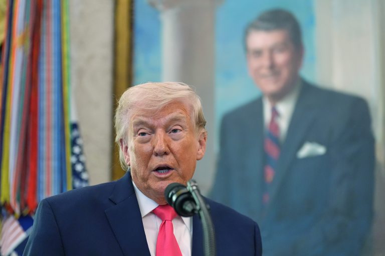 Live: «Το Ιράν συμφώνησε να μην αποκτήσει ποτέ πυρηνικά, θέλει απεγνωσμένα συμφωνία» λέει ο Τραμπ