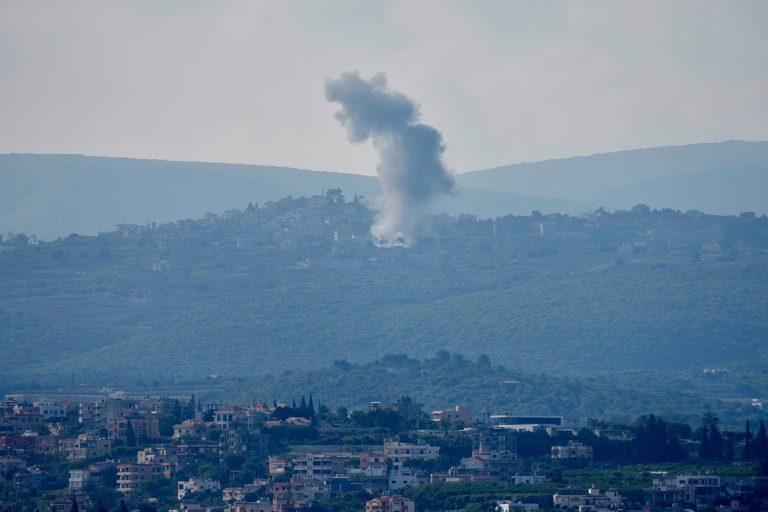 Live: «Με εκλιπαρούν να κάνουμε συμφωνία» λέει ο Τραμπ – Τι απάντησε το Ιράν στο σχέδιο 15 σημείων των ΗΠΑ