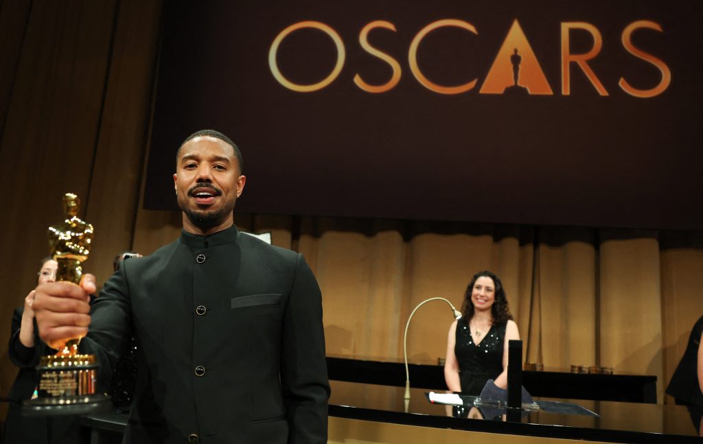 Το ΕΡΤnews στα Όσκαρ 2026: Οι νίκες στη «Μια μάχη μετά την άλλη» – Ποιοι έφυγαν με χρυσά αγαλματίδια από την 98η τελετή, όλα όσα έγιναν