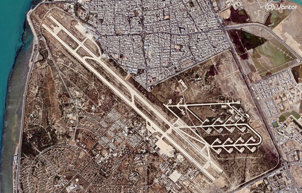 Τι γνωρίζουμε για τον πυρηνικό σταθμό του Μπουσέρ στο Ιράν, μετά την αναφορά ότι βλήμα χτύπησε τις εγκαταστάσεις του