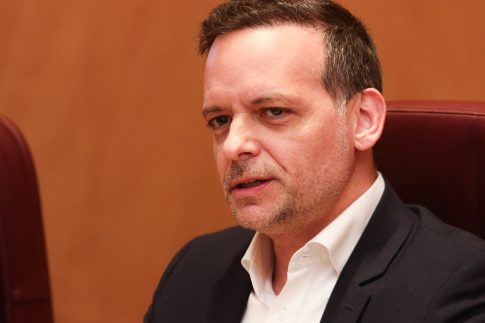 Ξεκινά γονιδιακός έλεγχος για τα δύο βρέφη στην Κάτω Αχαΐα – «<strong>Ένας θάνατος σε αυτή την ηλικία πάντα είναι ένας γρίφος</strong>» λέει ο ιατροδικαστής Δ. Γαλεντέρης