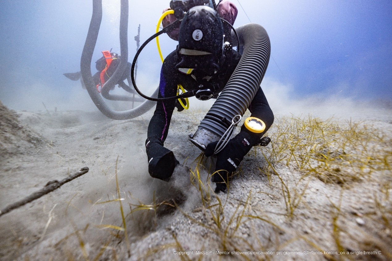 eik-3-anaskafi-tis-tomis-1-2025-fot-st-kontos Μπρίκι Μέντωρ: Σημαντική ανακάλυψη στο ναυάγιο του Έλγιν – Ανεκτίμητο θραύσμα από γλυπτό