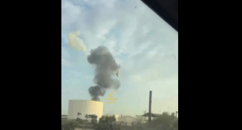 Ιράν: Προειδοποίηση για τοξικούς ρύπους και όξινη βροχή μετά τις επιθέσεις σε δεξαμενές πετρελαίου