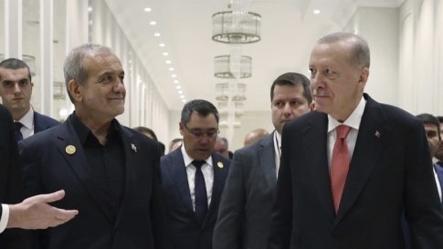 Ο Κ. Πιερρακάκης προειδοποιεί για παρατεταμένη ενεργειακή αναταραχή και αφήνει ανοιχτό το ενδεχόμενο χρήσης στρατηγικών αποθεμάτων