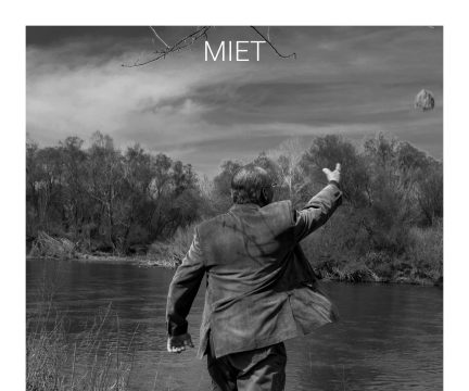 Επέστρεψαν οι 91 Έλληνες που είχαν εγκλωβιστεί στο Άμπου Ντάμπι