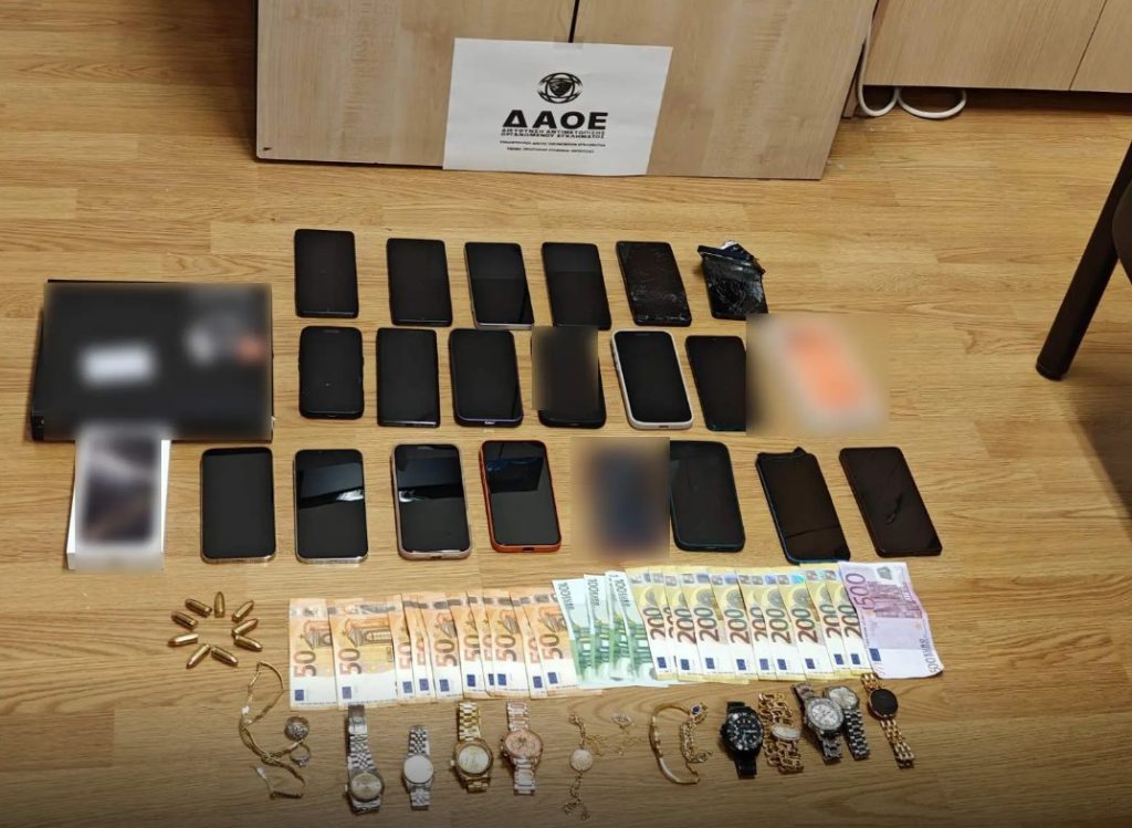 Εξαρθρώθηκε σπείρα που εξαπατούσε πολίτες παριστάνοντας υπαλλήλους του ΔΕΔΔΗΕ ή λογιστές – Εξιχνιάστηκαν πάνω απο 40 απάτες