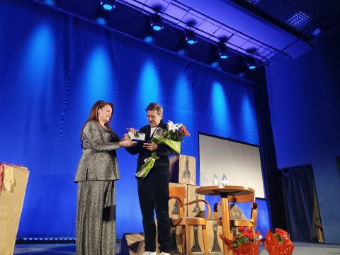 Μαθητές του 2ου Προτύπου ΓΕΛ Βόλου στο 5ο Εκπαιδευτικό Μαθητικό Συνέδριο στο Παρίσι