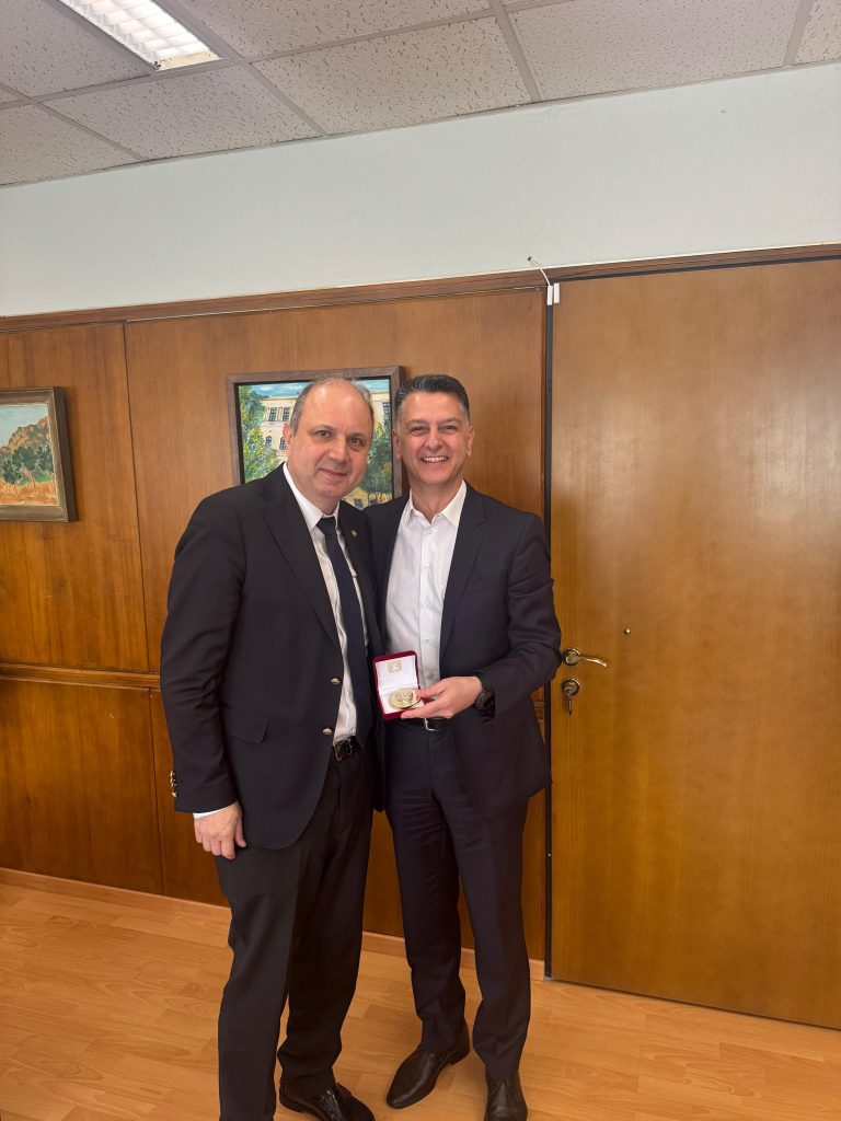 Θεσσαλονίκη: Επίσκεψη Μπεκίρη στο υπό κατασκευή Μουσείο Ολοκαυτώματος και στο ΑΠΘ