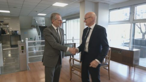 Ο Κ. Πιερρακάκης προειδοποιεί για παρατεταμένη ενεργειακή αναταραχή και αφήνει ανοιχτό το ενδεχόμενο χρήσης στρατηγικών αποθεμάτων