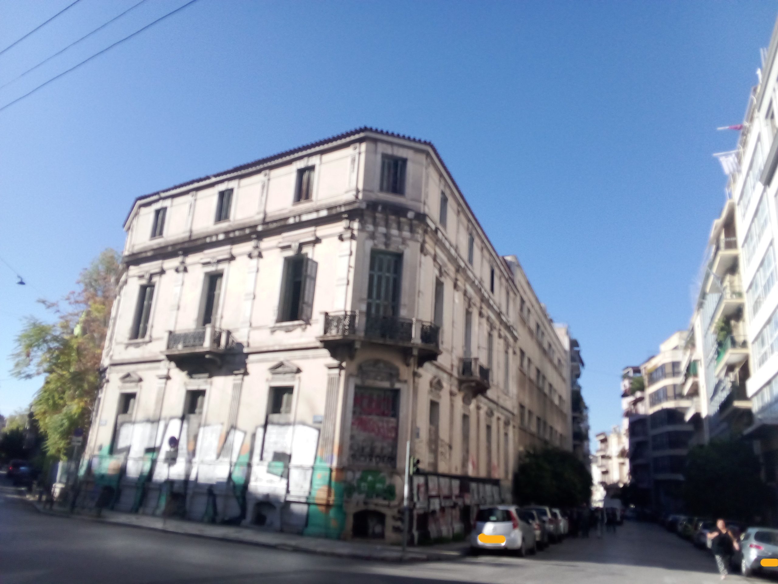 img-20251111-102054 «Παρείσακτοι» από άλλες εποχές στο αστικό περιβάλλον Δ’ μέρος (φωτορεπορτάζ)