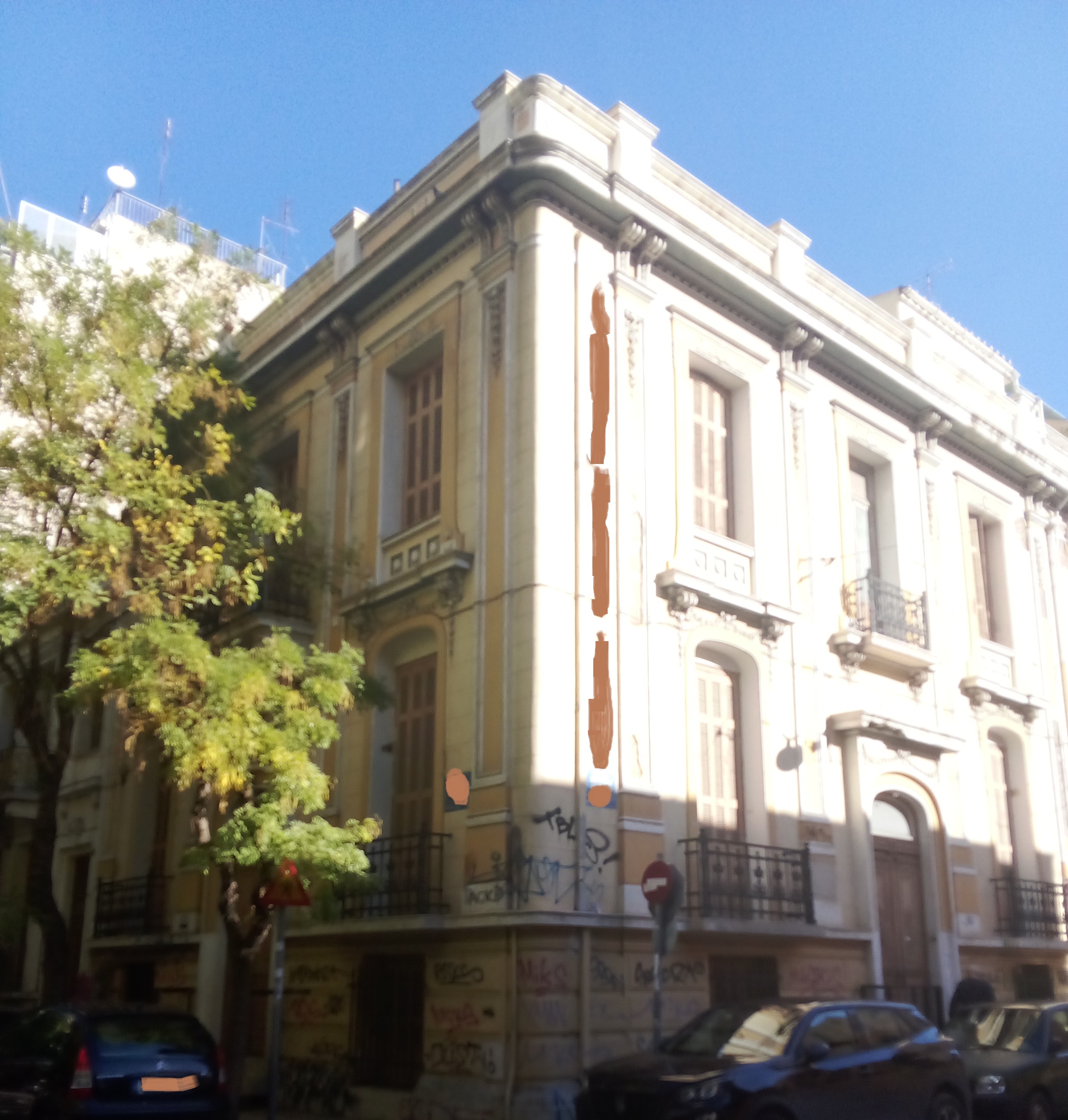 img-20251111-102600 «Παρείσακτοι» από άλλες εποχές στο αστικό περιβάλλον Δ’ μέρος (φωτορεπορτάζ)