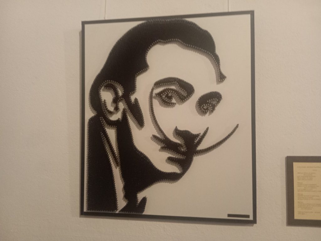 «Μορφές στα νήματα του χρόνου»: Η μαγεία του string art ζωντανεύει στη Ρόδο