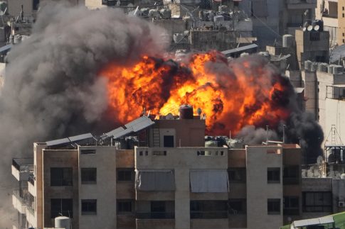 “Send Barron”: H διαδικτυακή καμπάνια για την στράτευση του Μπάρον Τραμπ στον πόλεμο με το Ιράν