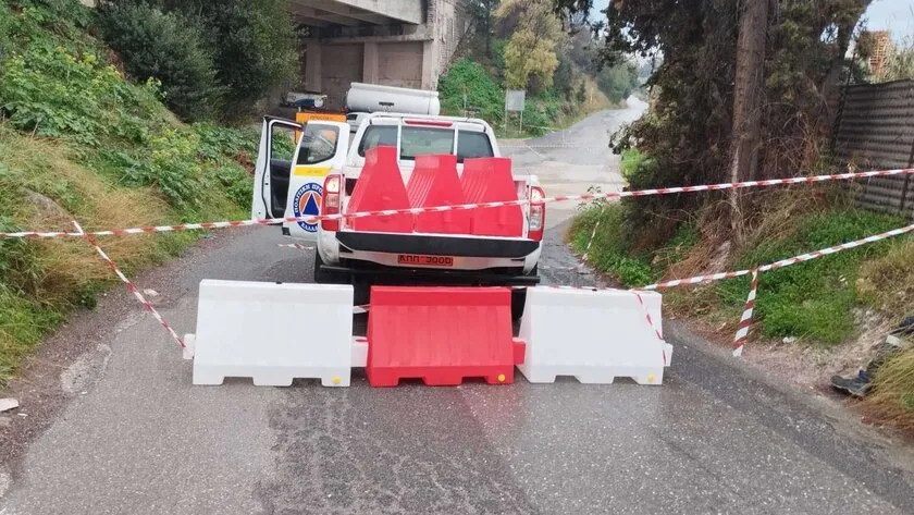 Ηράκλειο: Μικρής έκτασης κατολισθήσεις και πολλή προσοχή στους δρόμους λόγω βροχοπτώσεων