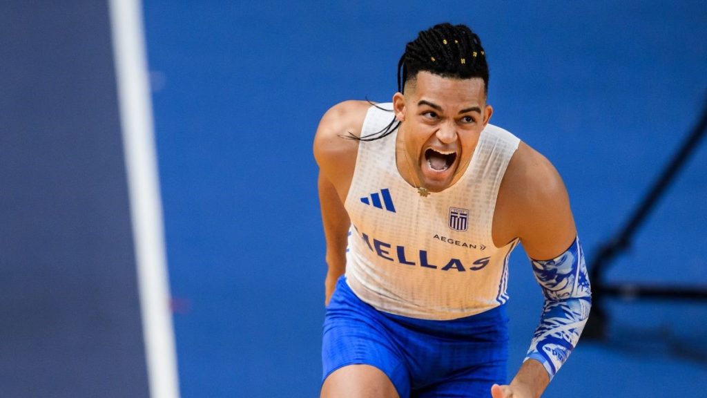 Ασημένιος ο «ιπτάμενος» Καραλής μετά από σπουδαία μάχη με τον Ντουμπλάντις  ​