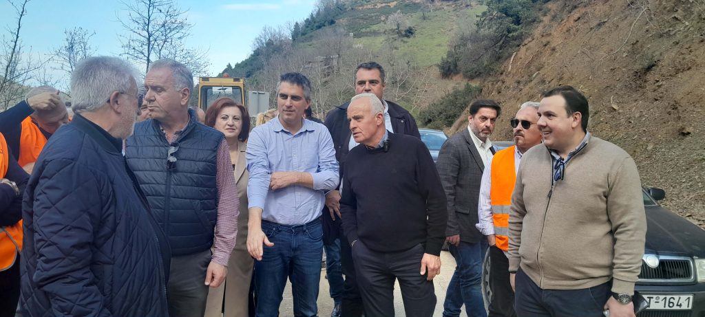 O υπουργός Υποδομών σε έργα αποκατάστασης από τον Daniel στους δήμους Μουζακίου και Καρδίτσας