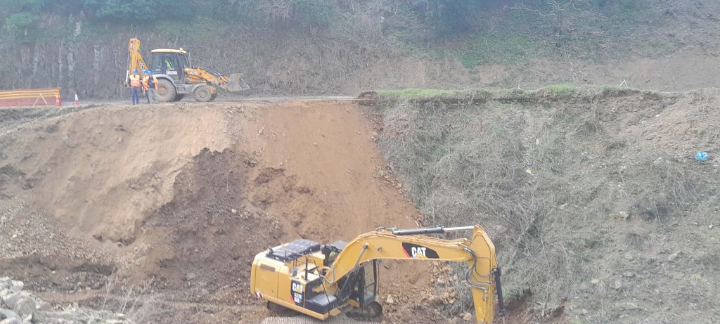 O υπουργός Υποδομών σε έργα αποκατάστασης από τον Daniel στους δήμους Μουζακίου και Καρδίτσας