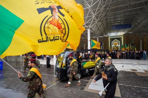 Λονδίνο: Πυρπολήθηκαν τέσσερα ασθενοφόρα της εβραϊκής κοινότητας – Σε βίντεο οι δράστες