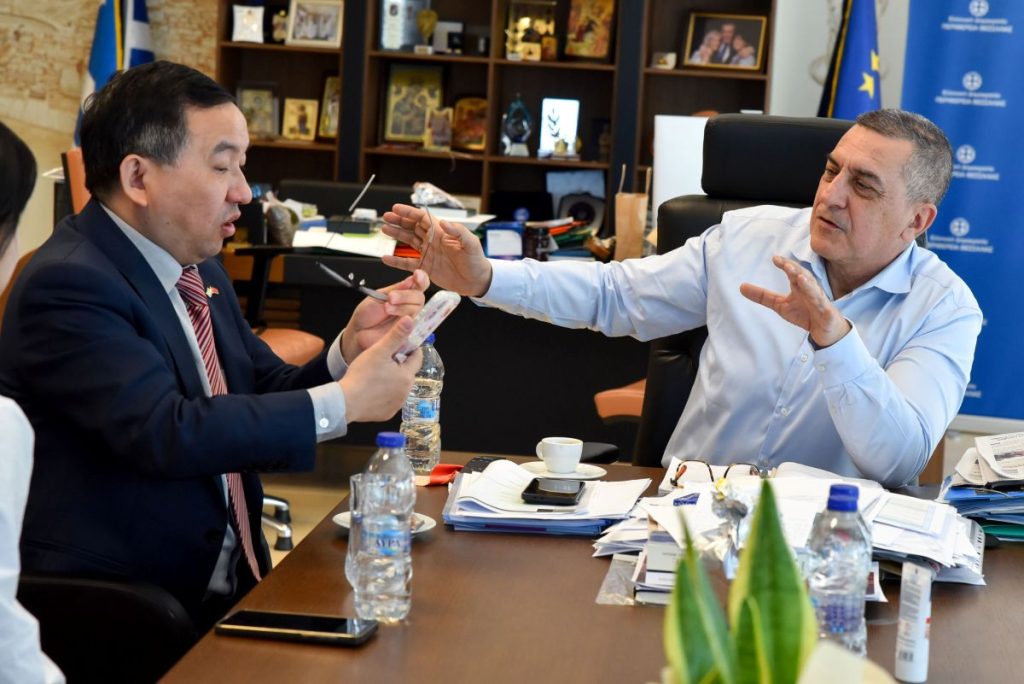 Συνάντηση του περιφερειάρχη Θεσσαλίας με τον πρέσβη της Κίνας