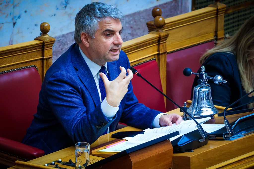 Ο Οδυσσέας Κωνσταντινόπουλος παραιτήθηκε από βουλευτής μετά τη διαγραφή του