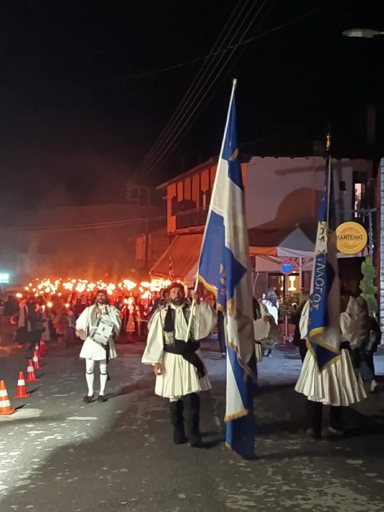 Βυτίνα : Λαμπαδηφορία γεμάτη συμβολισμούς