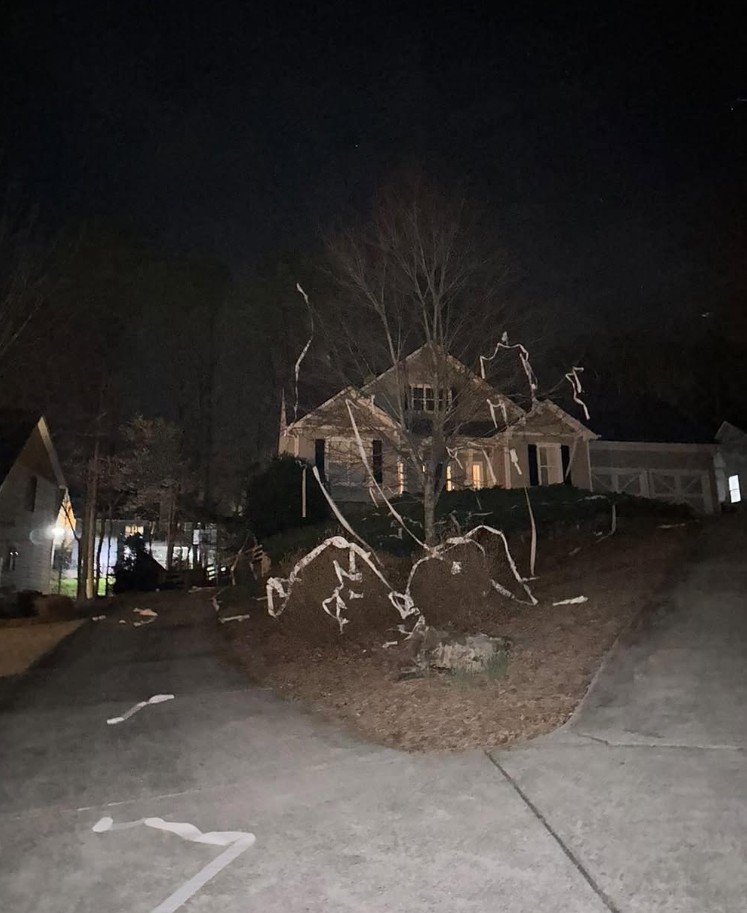 laura-and-jason-hughes Τραγική κατάληξη φάρσας μαθητών σε σπίτι καθηγητή: 18χρονος σκότωσε με το αυτοκίνητό του εκπαιδευτικό