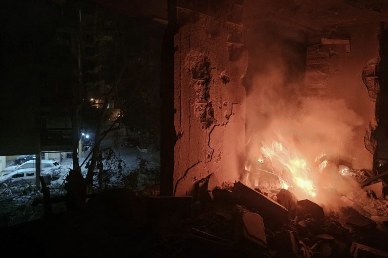 Κίνα: Έκκληση στα εμπλεκόμενα μέρη να σταματήσουν τις στρατιωτικές επιχειρήσεις στο Ιράν και να αποφύγουν κλιμάκωση