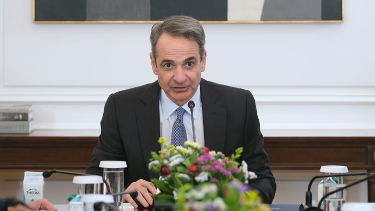 Δέσμη τεσσάρων μέτρων ανακοίνωσε ο Πρωθυπουργός: Fuel pass, επιδότηση στο diesel κίνησης και παρέμβαση για αγρότες – ακτοπλοϊκά