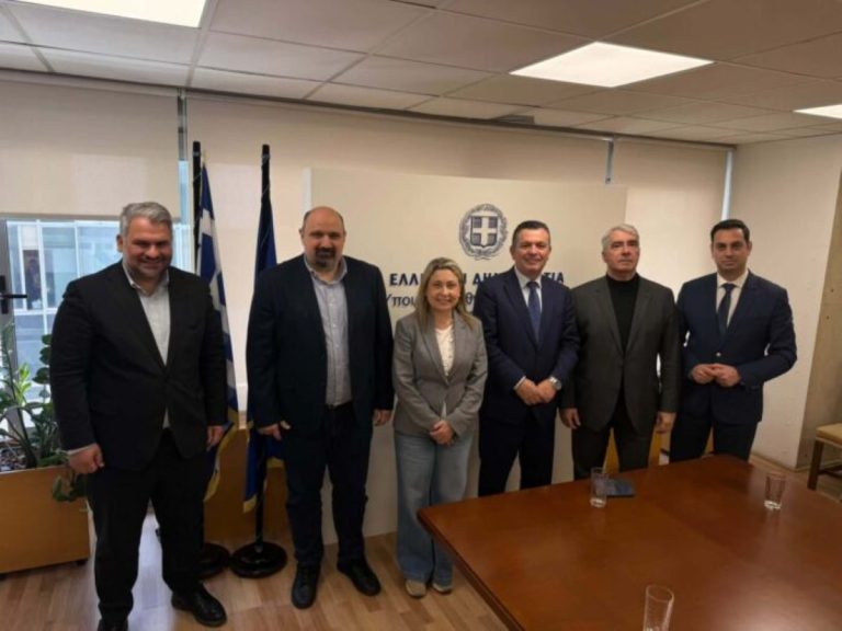 Bουλευτές της ΝΔ πιέζουν για αλλαγές στον νόμο για τον αιγιαλό – «Σύντομα οι αναγκαίες βελτιώσεις», λέει ο Μπουκώρος