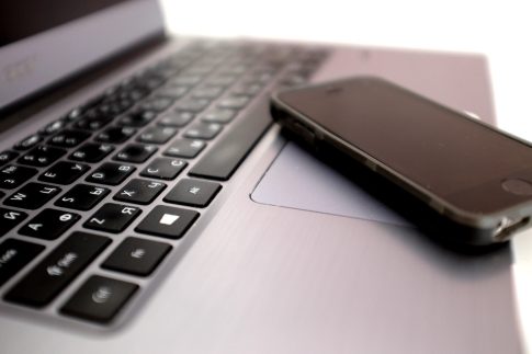 Σ. Βούλτεψη στο ΕΡΤnews Radio 105,8: Οι πόλεμοι γίνονταν για βιομηχανικά και εμπορικά συμφέροντα – Τώρα για το πετρέλαιο και τις πλουτοπαραγωγικές πηγές