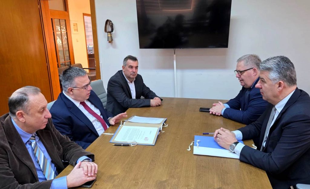 Συστηματοποιούν τη συνεργασία τους Αποκεντρωμένη Διοίκηση Μακεδονίας-Θράκης και Περιφέρεια Αν. Μακεδονίας-Θράκης