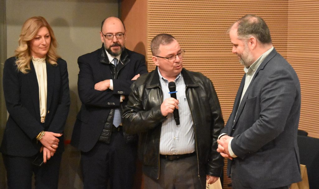 Πολιτισμική Επίσκεψη Στρατιωτικών της Ανώτατης Στρατιωτικής Διοίκησης Ηπείρου και Μακεδονίας (NRDC–GR) στο κτίριο της Σχολής Αριστοτέλους στη Νάουσα