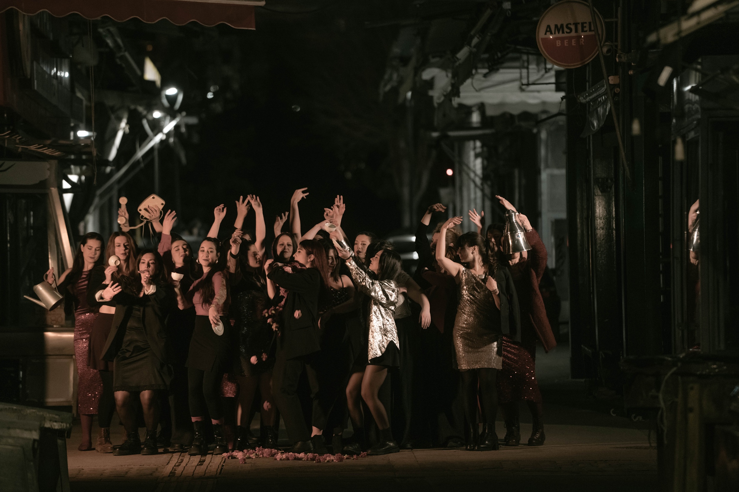 «Ιστορία μου»: Μια πολυφωνική διαπραγμάτευση λαϊκών τραγουδιών στο Θέατρο Αμαλία