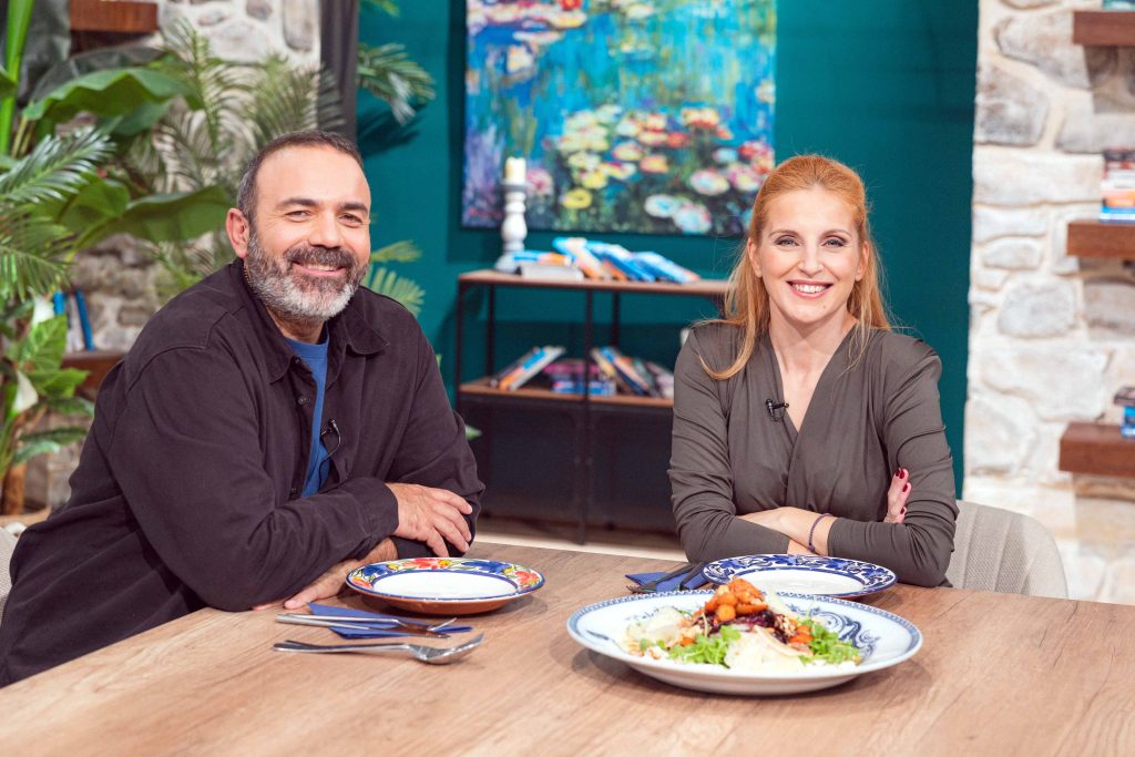 ΕΡΤ1: «ΠΟΠ Μαγειρική» με τον Ανδρέα Λαγό – Καλεσμένοι οι Μάνος Ιωάννου, Θανάσης Κουρλαμπάς, Δήμητρα Σιγάλα, Κρυσταλλία Κεφαλούδη, Σταύρος Νικολαΐδης