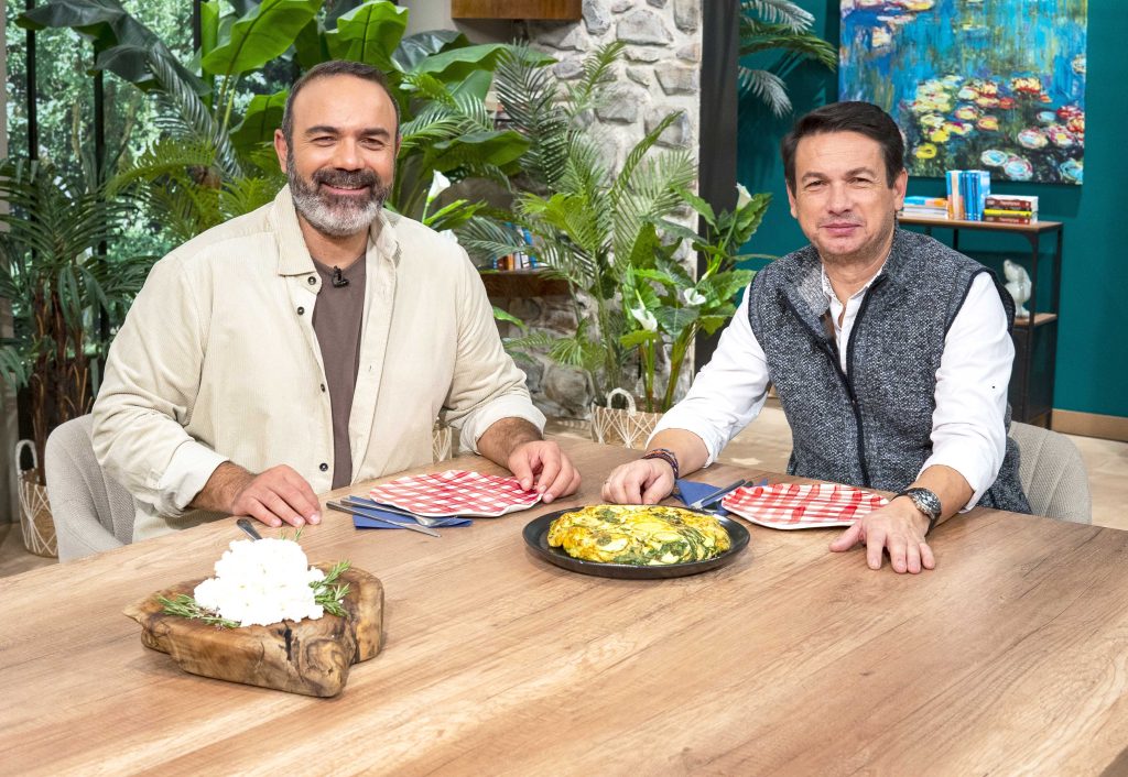 ΕΡΤ1: «ΠΟΠ Μαγειρική» με τον Ανδρέα Λαγό – Καλεσμένοι οι Μάνος Ιωάννου, Θανάσης Κουρλαμπάς, Δήμητρα Σιγάλα, Κρυσταλλία Κεφαλούδη, Σταύρος Νικολαΐδης