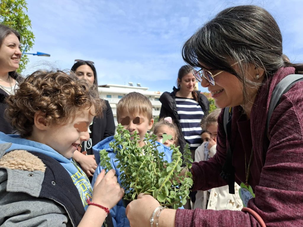 Εθελοντική περιβαλλοντική δράση από το Τμήμα Πρασίνου του Δήμου Ρεθύμνης και το 4ο Νηπιαγωγείο